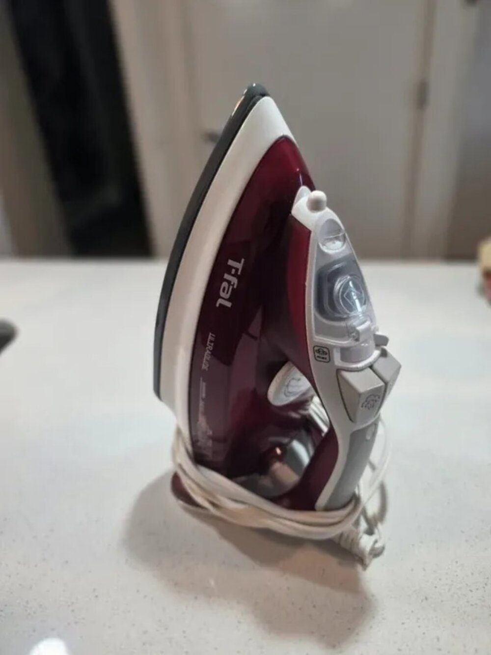 Steam iron, T-fal UltraGlide Easy Cord 1700W